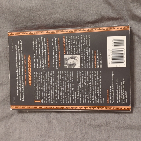 Circe by Madeline Miller - Picture 2 of 2